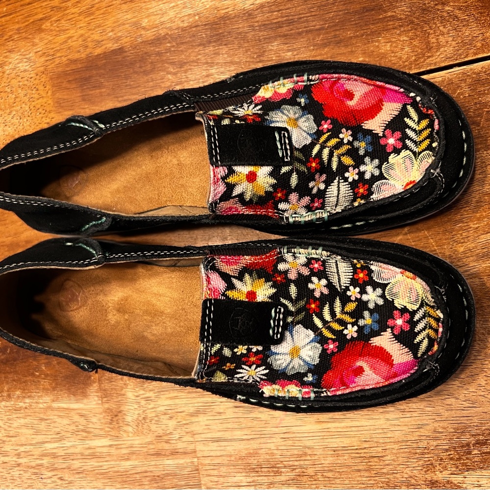 Ariat Cruisers Floral Pattern Women's Shoes